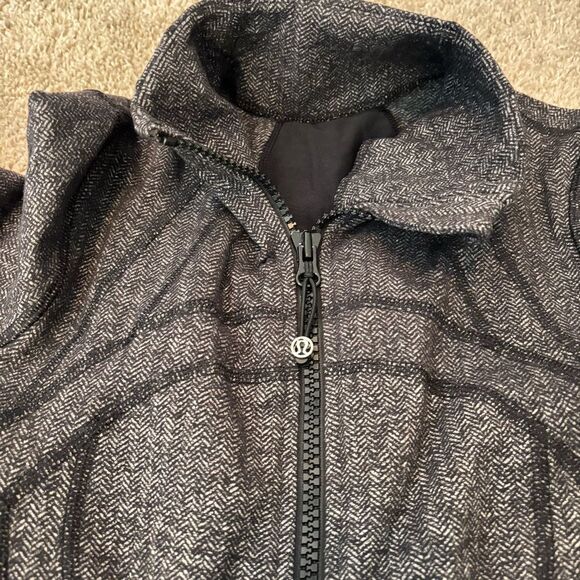 Lululemon Define Herringbone Black and Gray jacket - size 4 - Picture 2 of 4